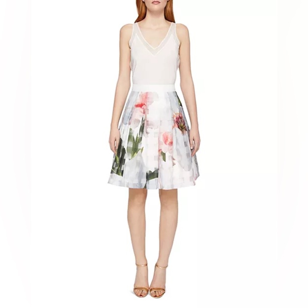 Ted Baker NWT Vanta Burnout Chatsworth Skirt Colorful Floral. Women’s size 4.